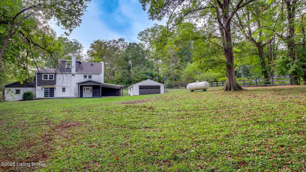 Photo of 7800 Louisville Post Rd, Crestwood, KY 40014 (MLS # 1700572)