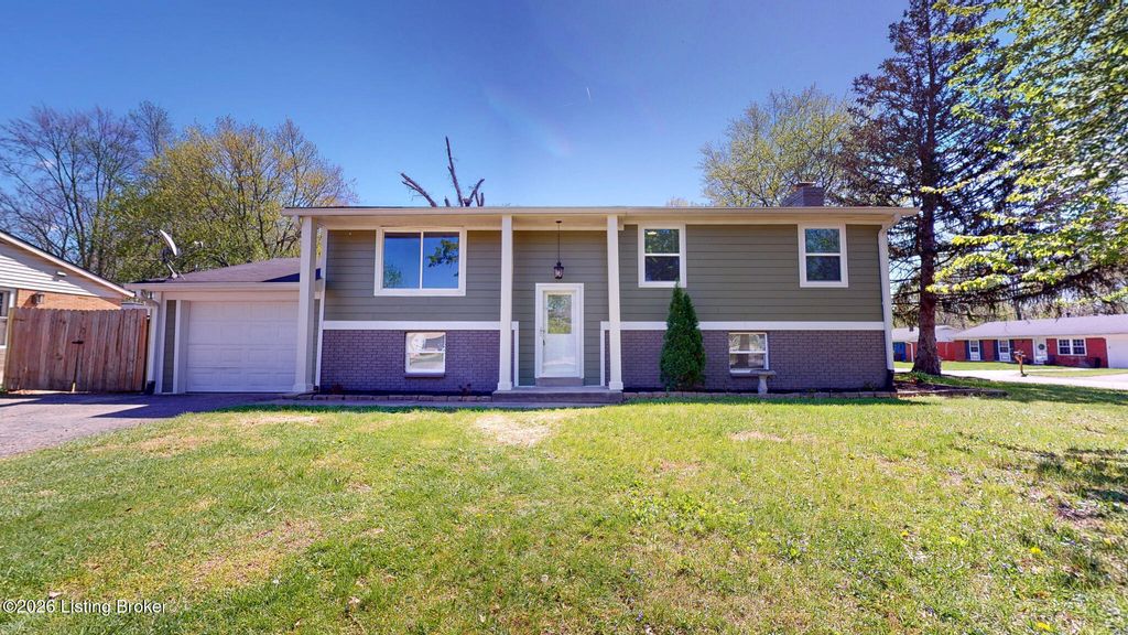 Photo of 2902 Winchester Rd, Jeffersonville, IN 47130 (MLS # 1713632)