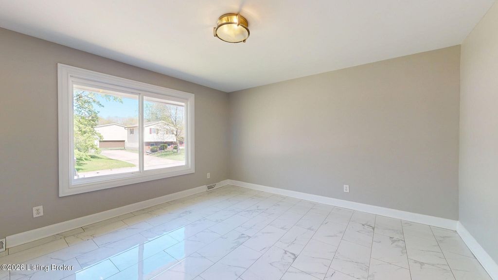 Photo of 2902 Winchester Rd, Jeffersonville, IN 47130 (MLS # 1713632)