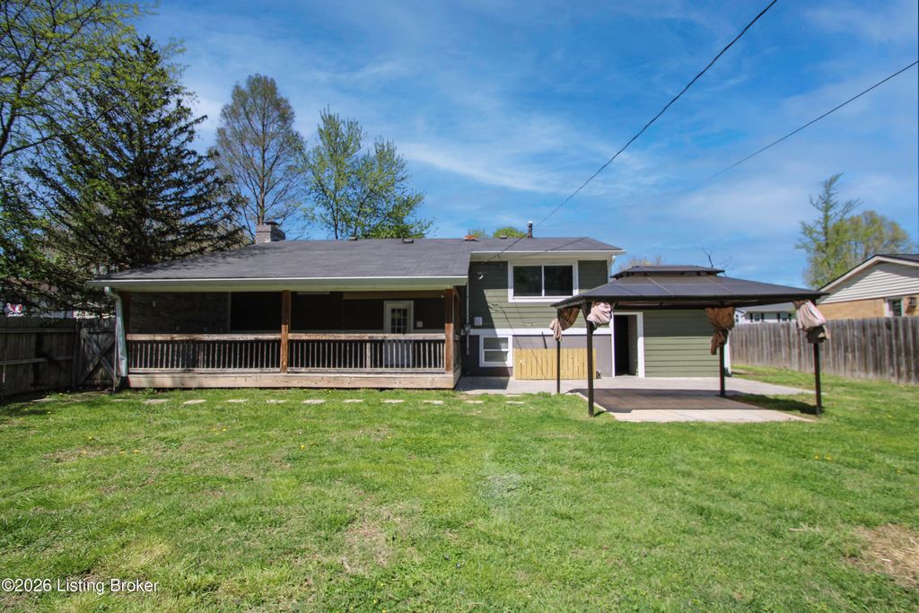 Photo of 2902 Winchester Rd, Jeffersonville, IN 47130 (MLS # 1713632)