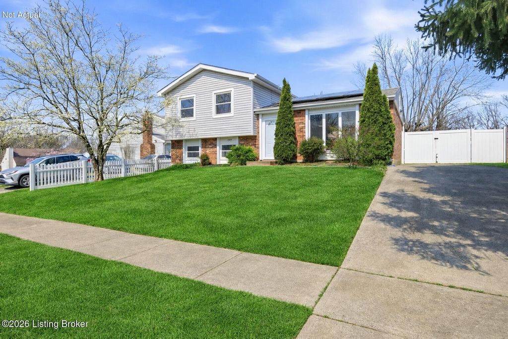 Photo of 6305 Linstead Rd, Louisville, KY 40228 (MLS # 1712731)