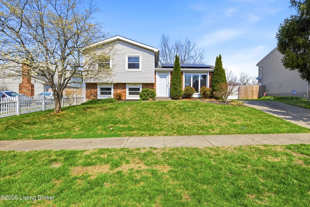 Photo of 6305 Linstead Rd, Louisville, KY 40228 (MLS # 1712731)
