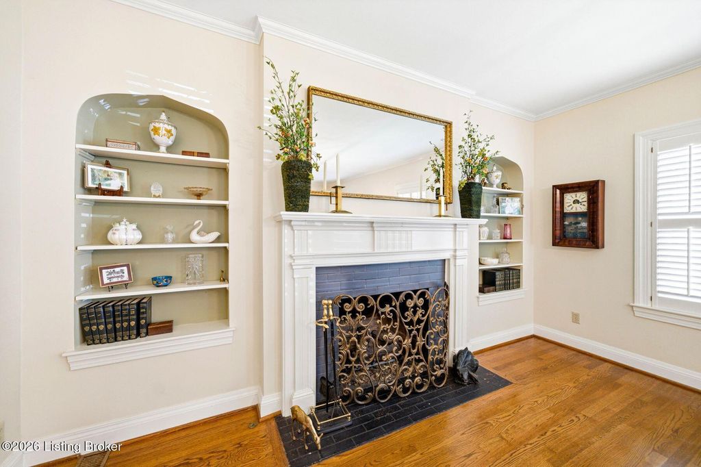 Photo of 3910 Olympic Ave, Louisville, KY 40207 (MLS # 1724127)