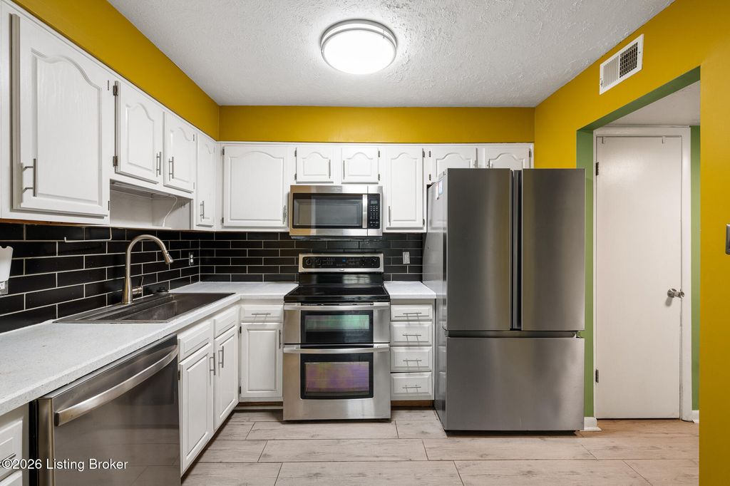 Photo of 1935 Gardiner Ln #J134, Louisville, KY 40205 (MLS # 1709487)