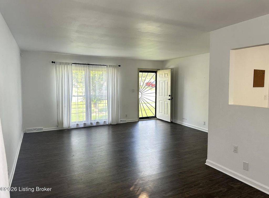 Photo of 2513 Steeplechase Dr, Jeffersontown, KY 40299 (MLS # 1708592)