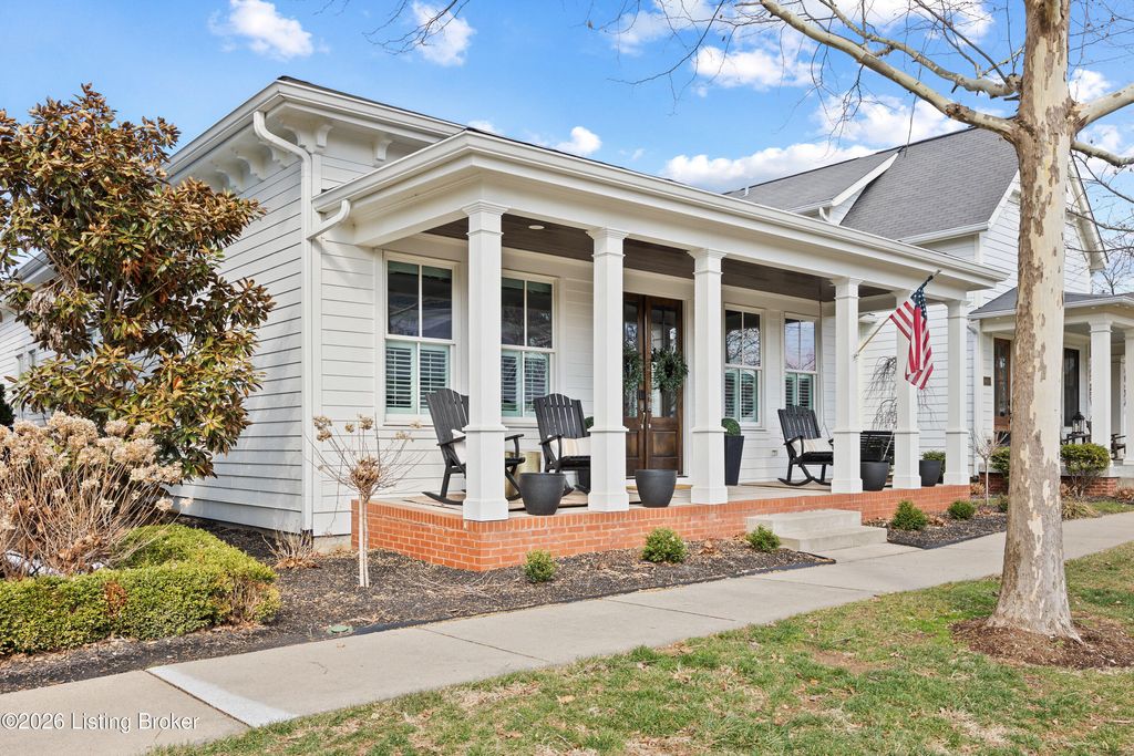 Photo of 8802 Featherbell Blvd, Prospect, KY 40059 (MLS # 1710238)