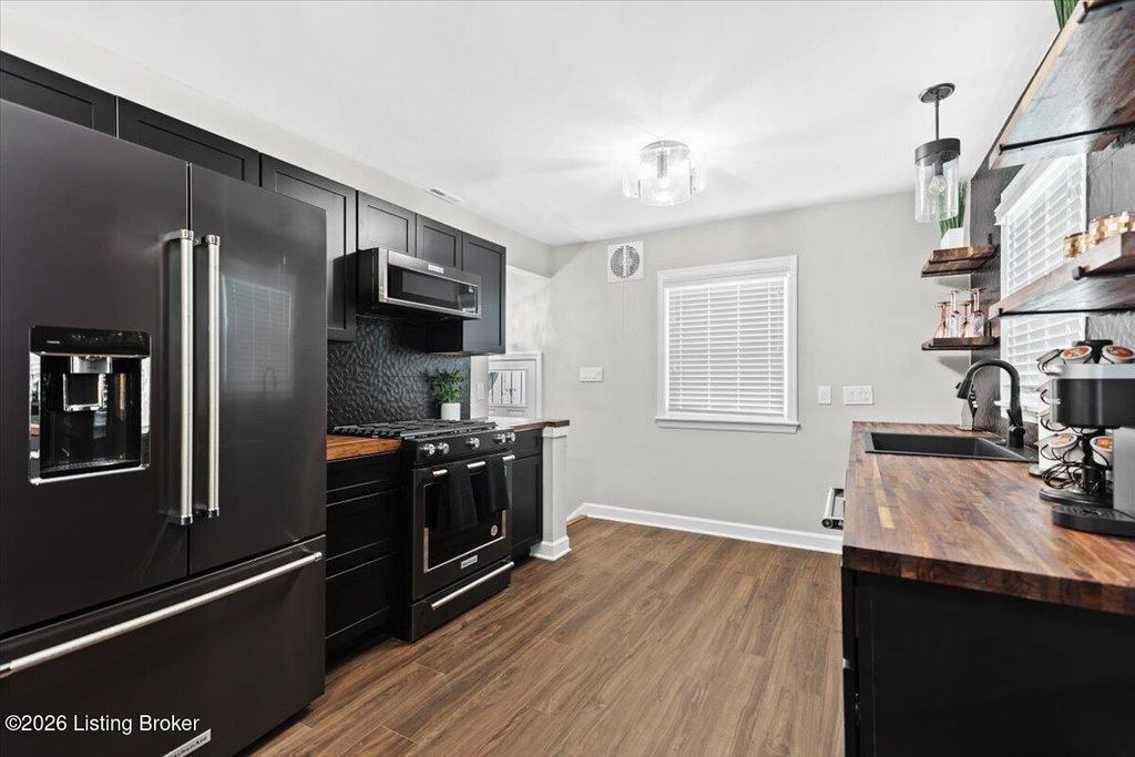 Photo of 614 Bluegrass Ave, Louisville, KY 40214 (MLS # 1713786)