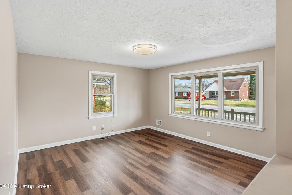 Photo of 11408 Flowervale Ln, Louisville, KY 40272 (MLS # 1707010)