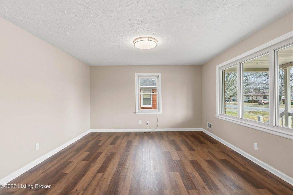 Photo of 11408 Flowervale Ln, Louisville, KY 40272 (MLS # 1707010)