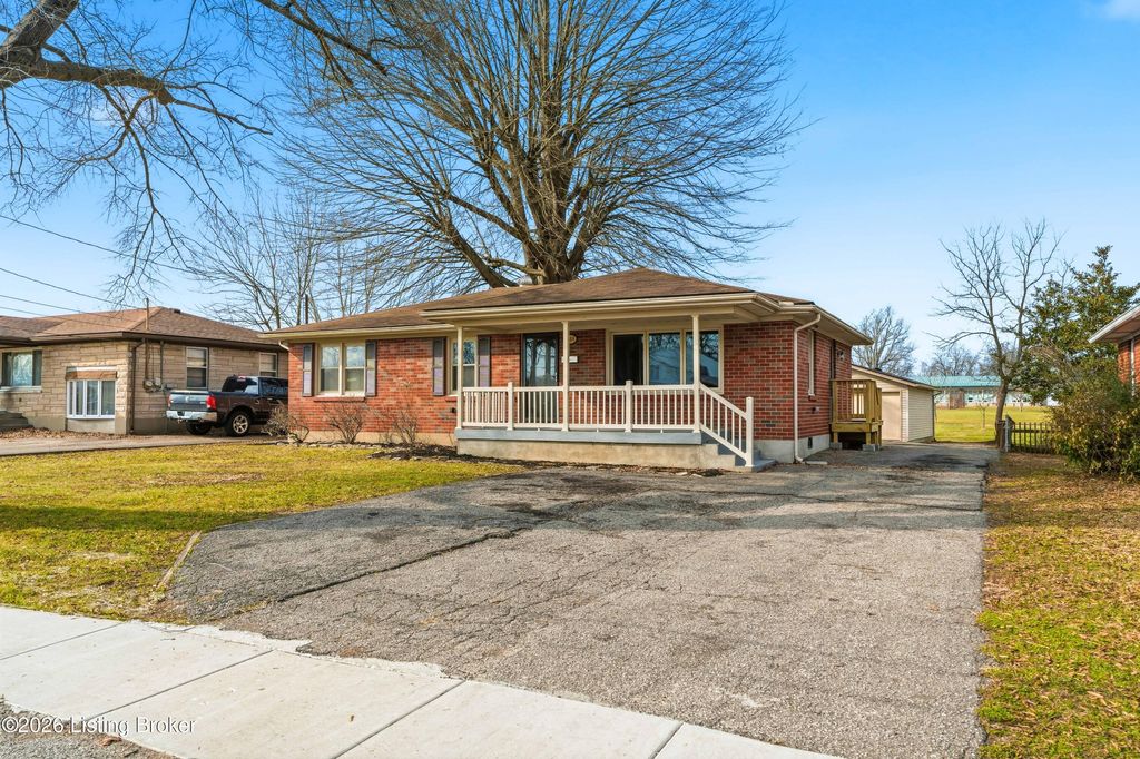 Photo of 11408 Flowervale Ln, Louisville, KY 40272 (MLS # 1707010)