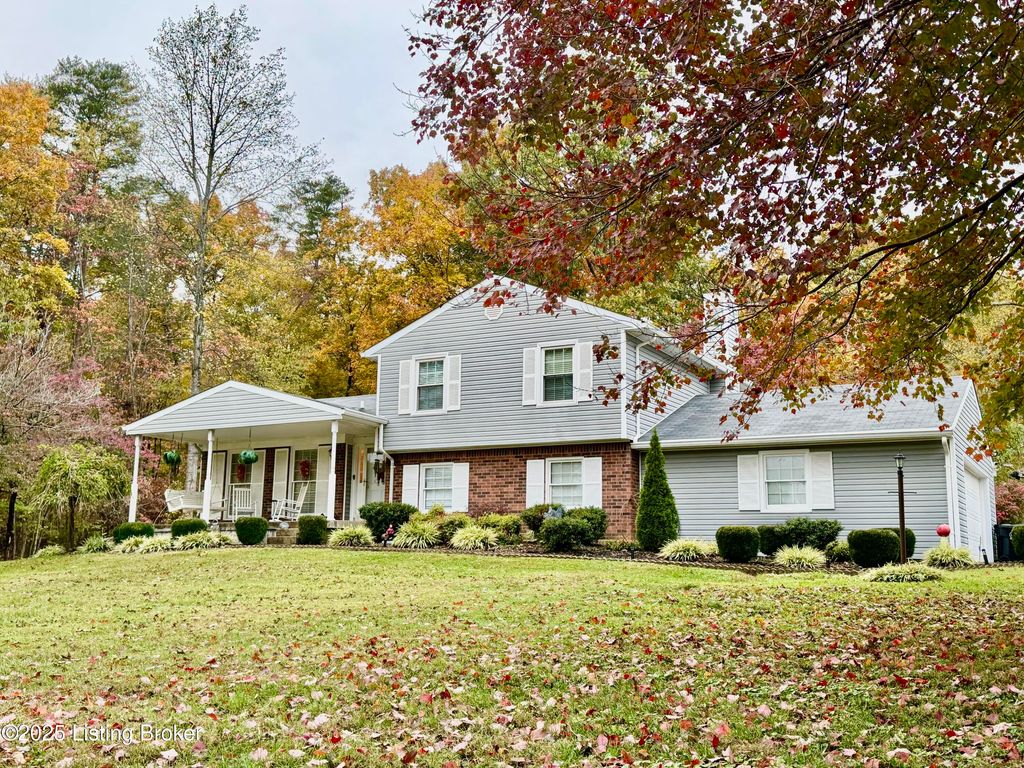 Photo of 574 Pine Creek Rd, Shepherdsville, KY 40165 (MLS # 1702023)