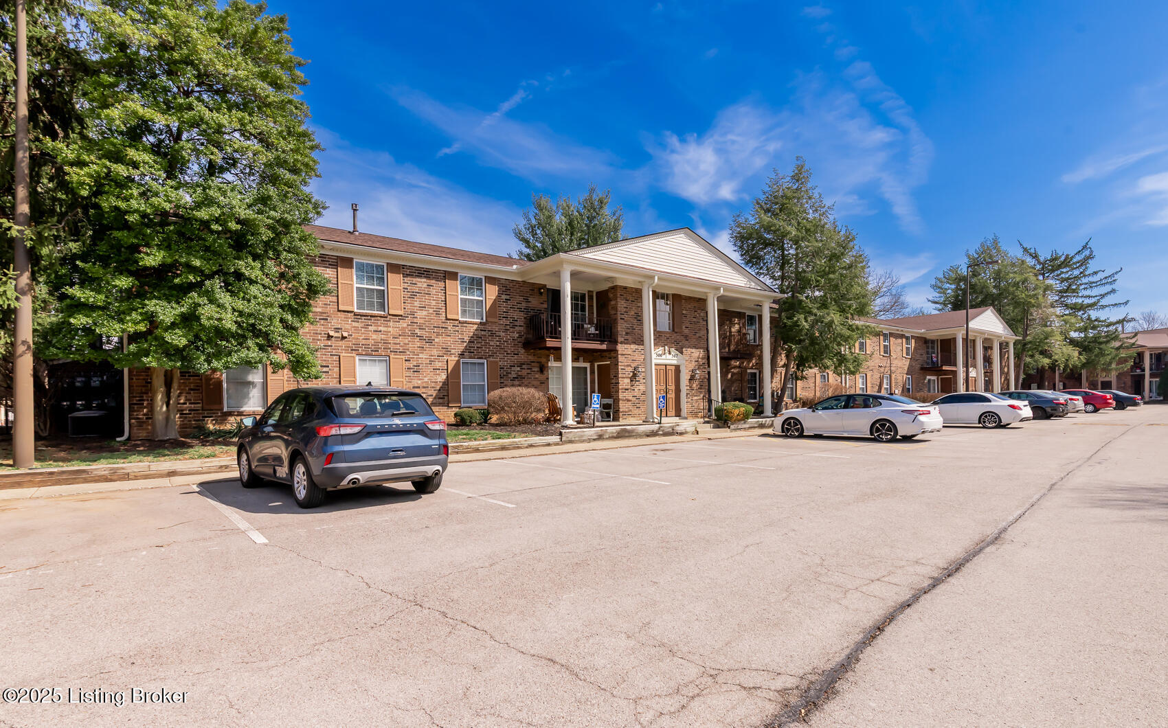 307 Logsdon Ct, Louisville, Kentucky image 40