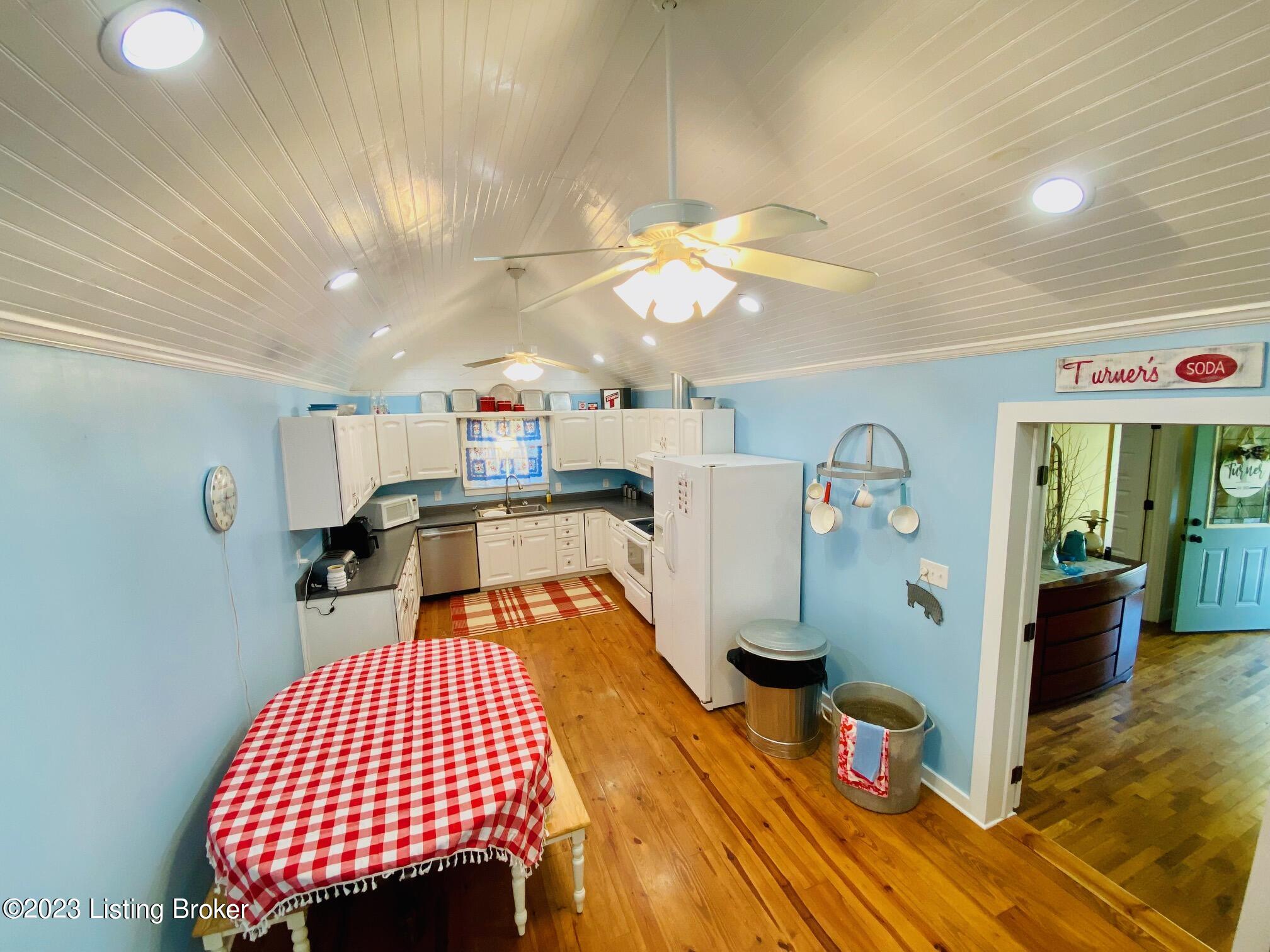210 Georgie Ln, Willisburg, Kentucky image 8