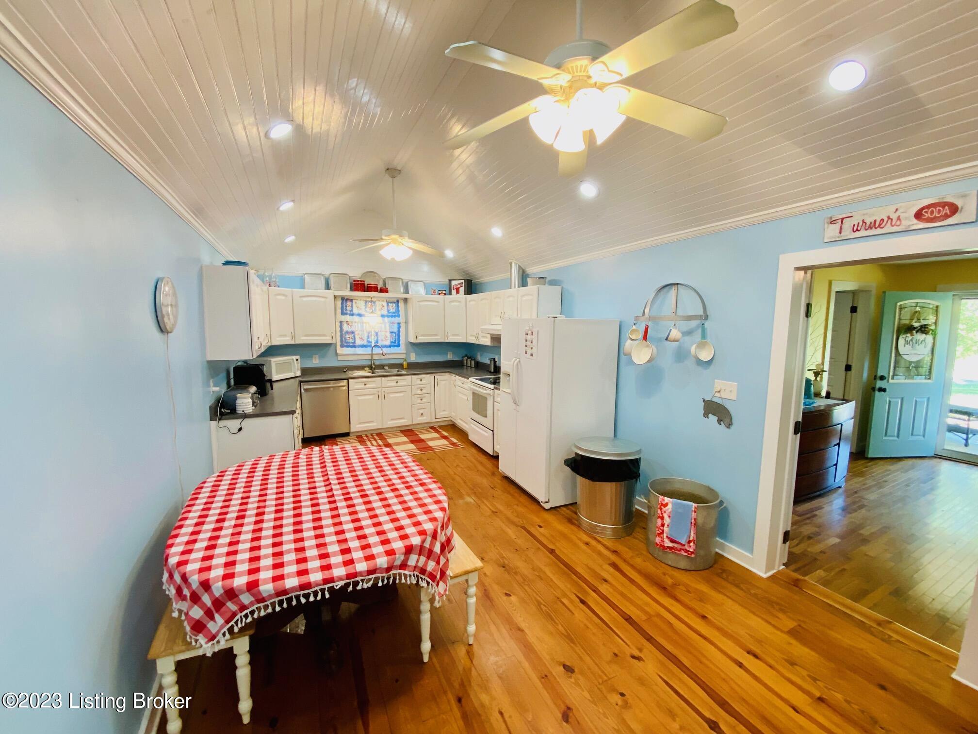 210 Georgie Ln, Willisburg, Kentucky image 9