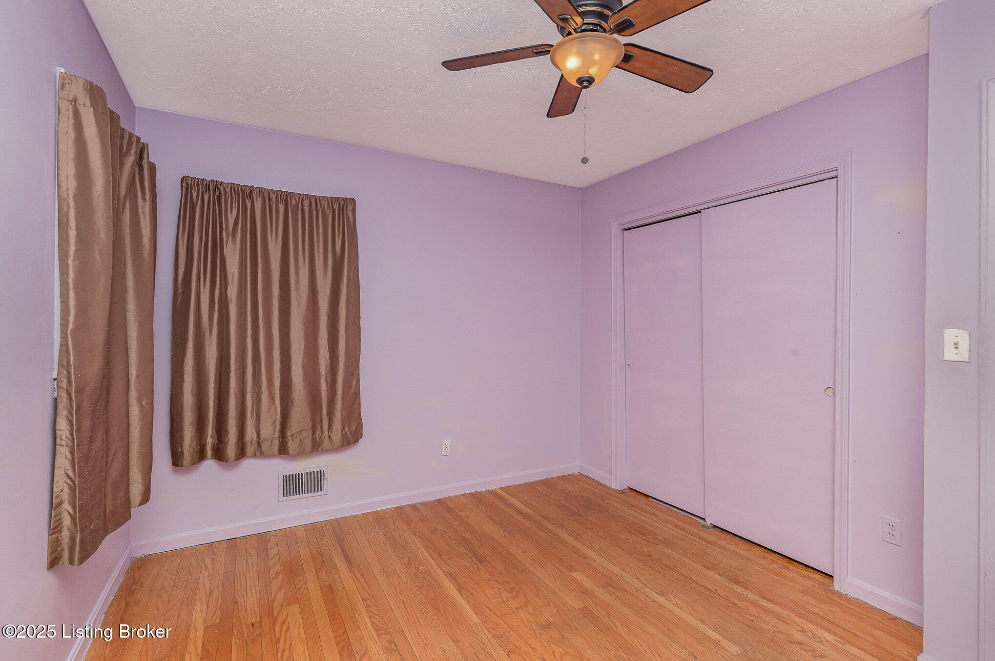 5603 Pine Tree Dr, Louisville, Kentucky image 7