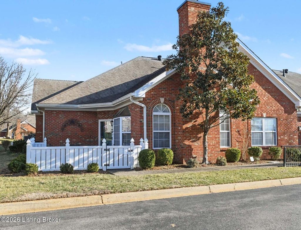 Photo of 8126 St Andrews Village Dr, Louisville, KY 40241 (MLS # 1717045)