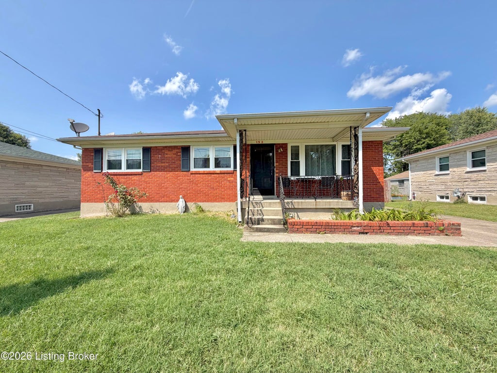 Photo of 152 Crator Dr, Louisville, KY 40229 (MLS # 1728301)