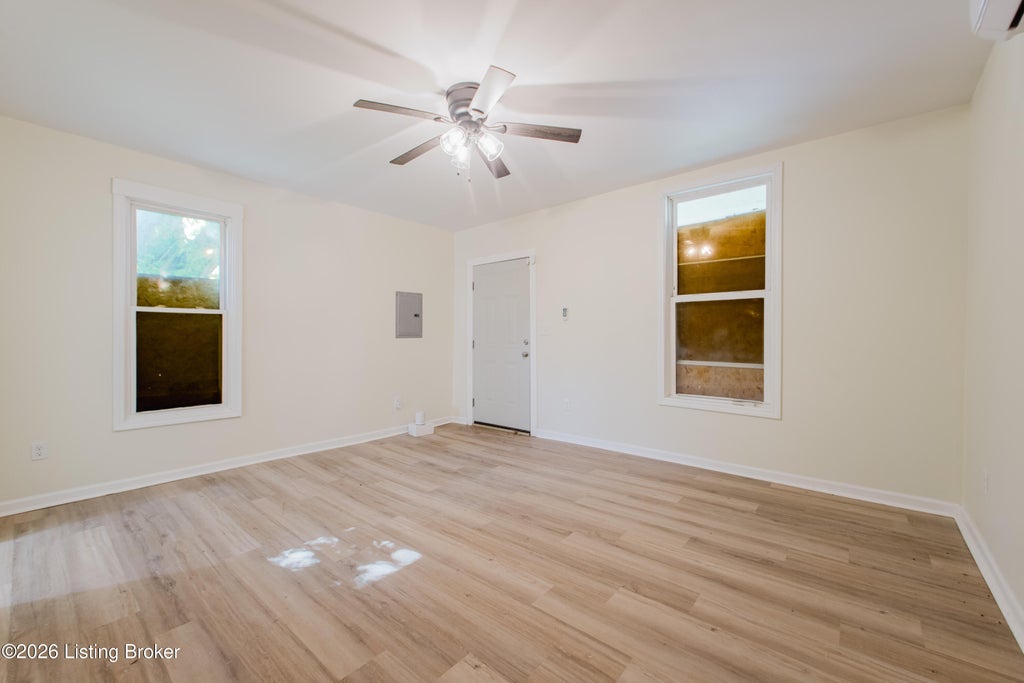 Photo of 1109 W Hill St, Louisville, KY 40210 (MLS # 1722631)