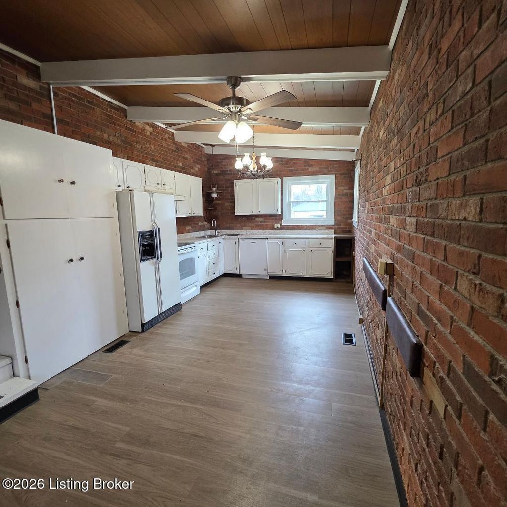 Photo of 2465 Chapeze Ln, Shepherdsville, KY 40165 (MLS # 1712445)