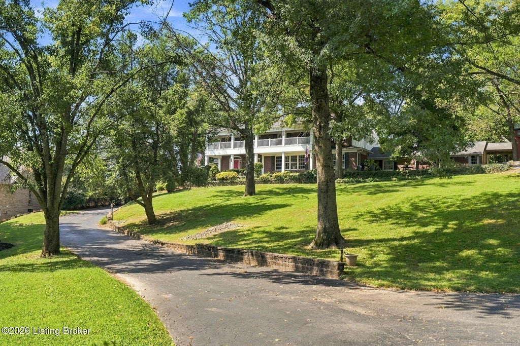 Photo of 2900 Newburg Rd, Louisville, KY 40205 (MLS # 1732962)