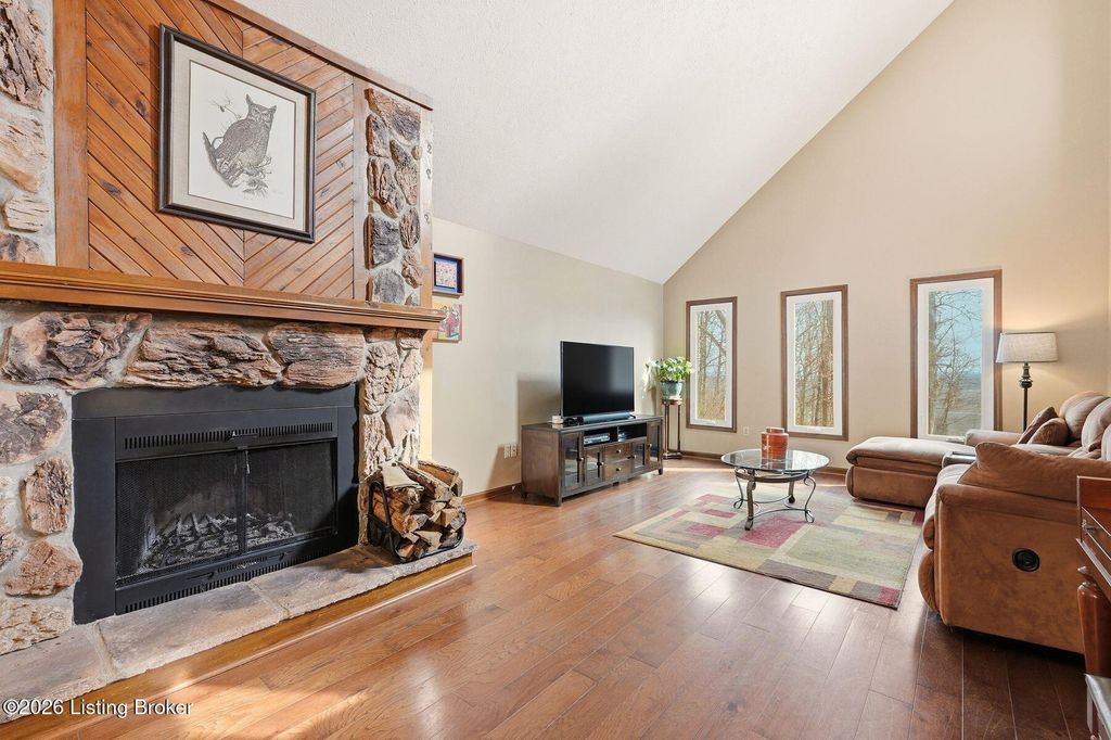 Photo of 1703 Timber Trace, Louisville, KY 40214 (MLS # 1711855)