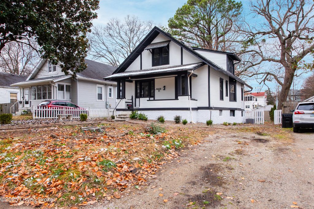 Photo of 4608 S 1st St, Louisville, KY 40214 (MLS # 1705240)