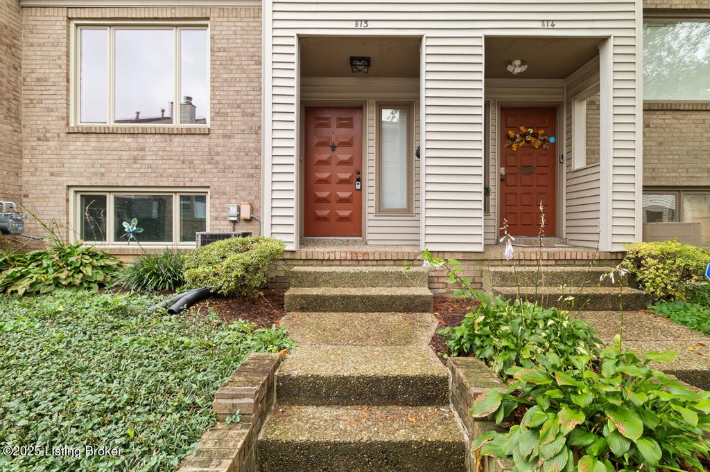 Photo of 4121 Browns Ln #B13, Louisville, KY 40220 (MLS # 1728056)