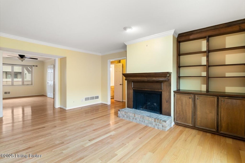 Photo of 4121 Browns Ln #B13, Louisville, KY 40220 (MLS # 1728056)