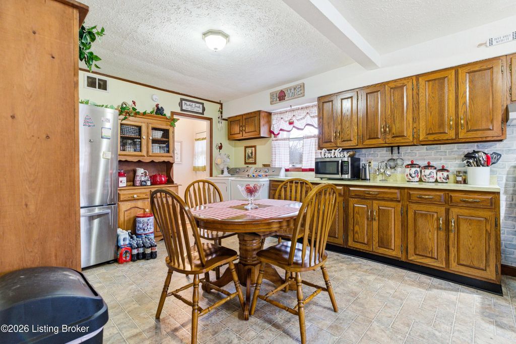 Photo of 26 Lanter Dr, Shelbyville, KY 40065 (MLS # 1710038)