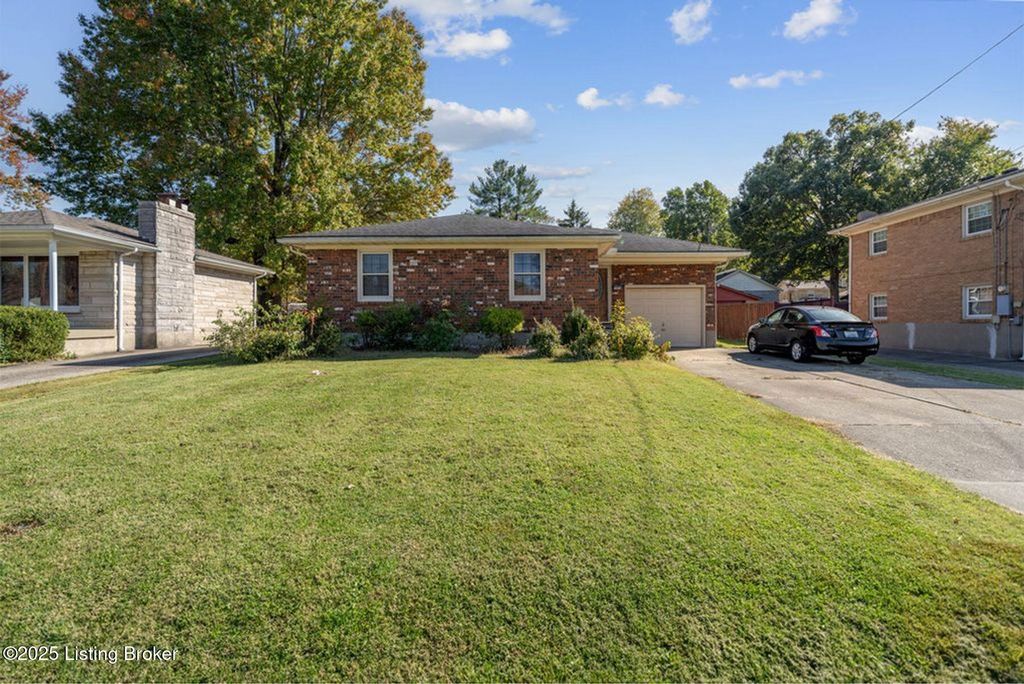Photo of 7508 Pimlico Dr, Louisville, KY 40214 (MLS # 1722044)