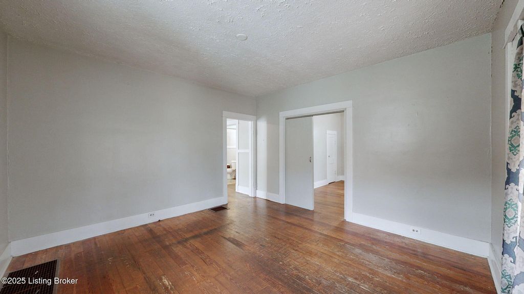 Photo of 1034 Dixon Ave, Louisville, KY 40217 (MLS # 1704728)