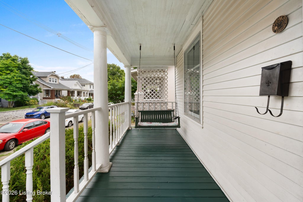 Photo of 1919 Deerwood Ave, Louisville, KY 40205 (MLS # 1726735)