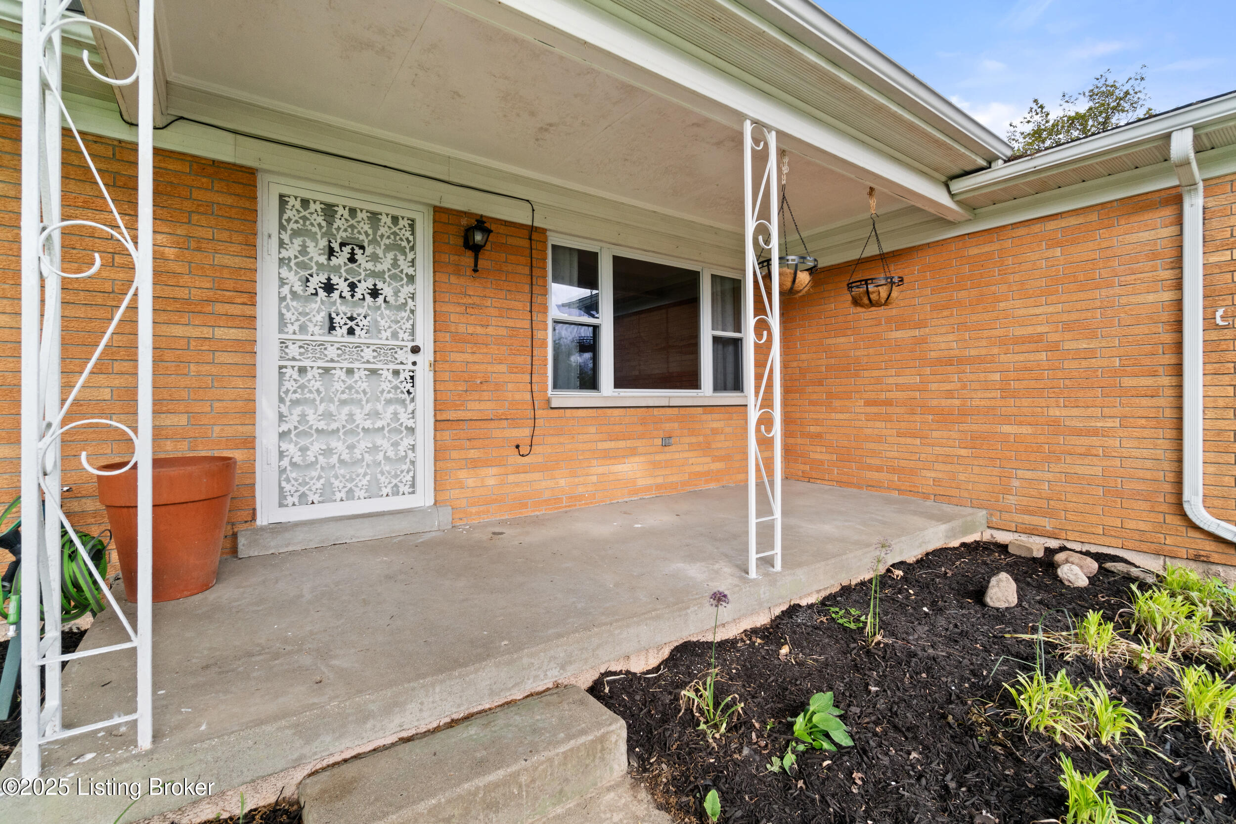 3409 Deerwood Dr, New Albany, Pennsylvania image 8
