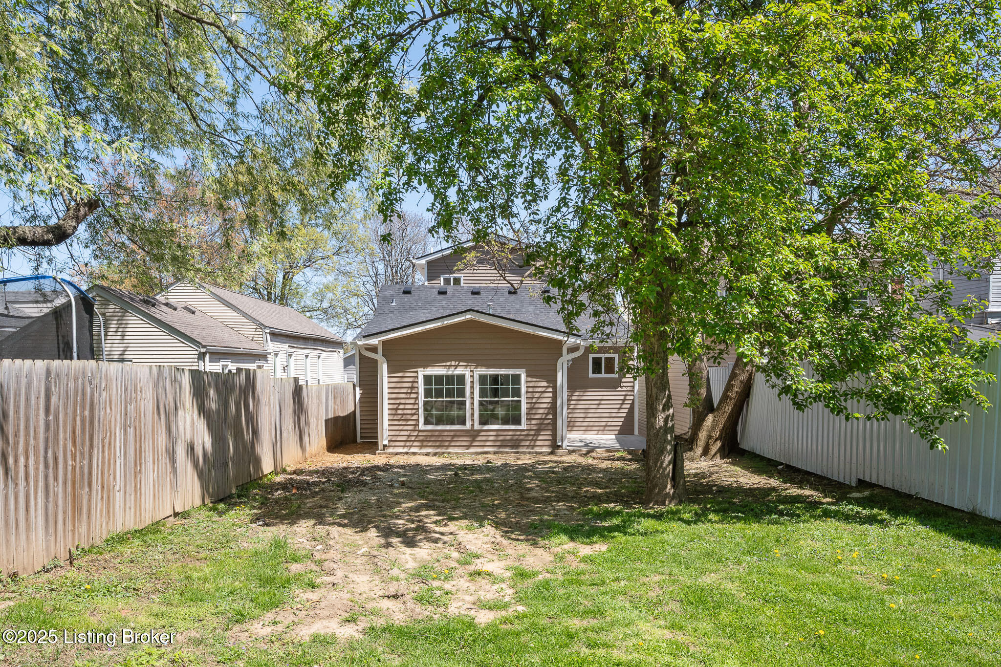 1032 Ash St, Louisville, Kentucky image 40
