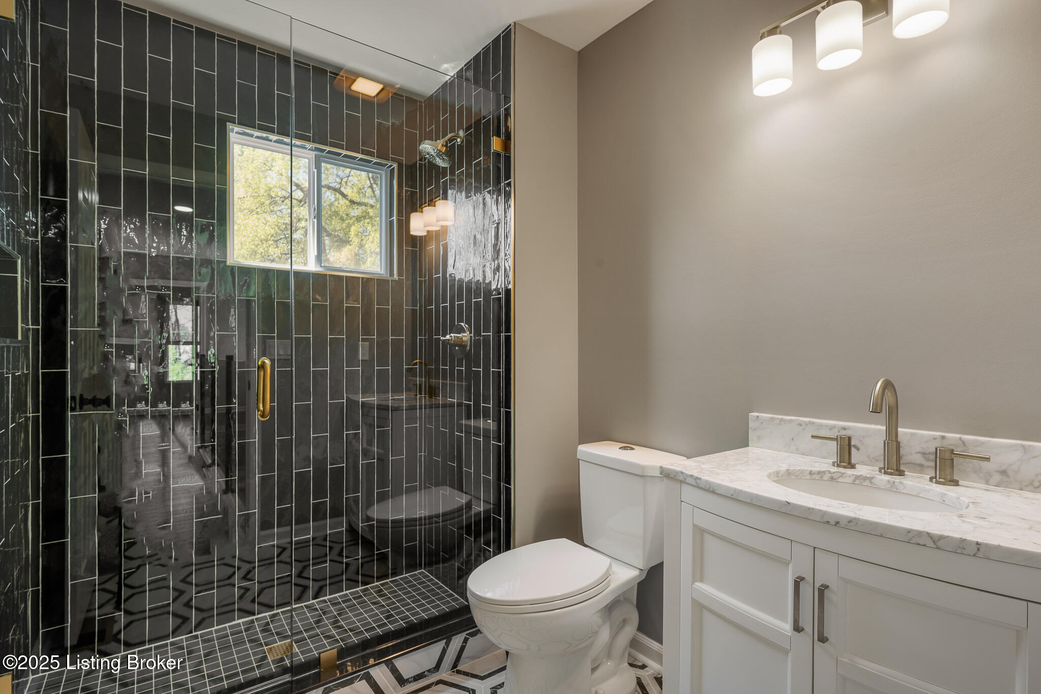 1032 Ash St, Louisville, Kentucky image 33