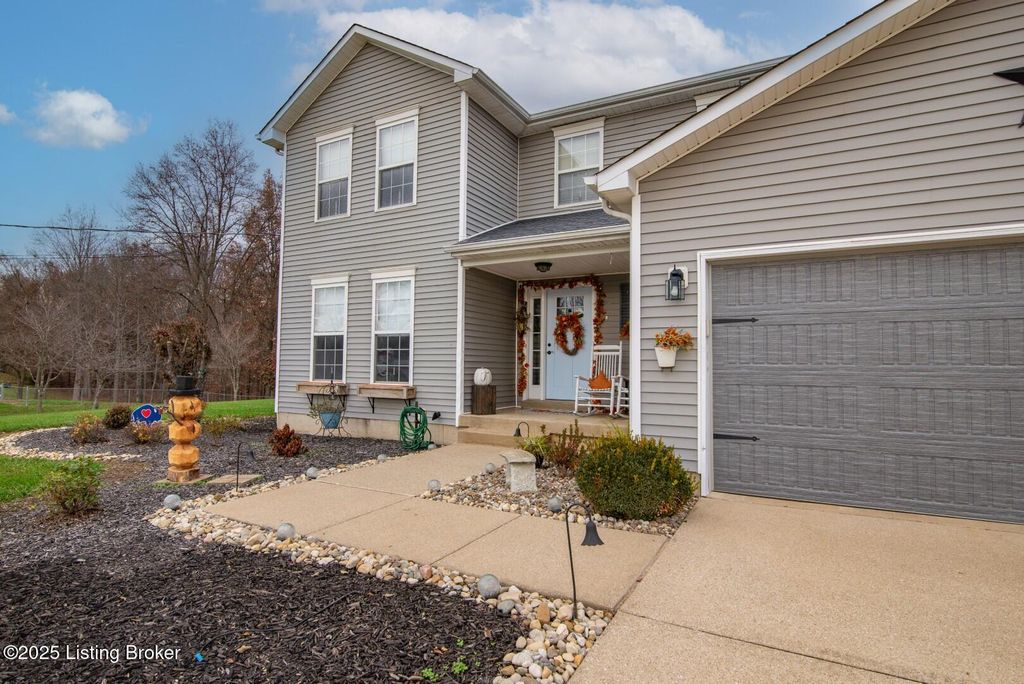 Photo of 569 Arlington Dr, Elizabethtown, KY 42701 (MLS # 1704322)