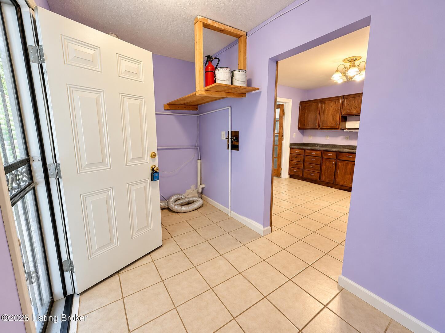 7313 Betsy Ross Dr