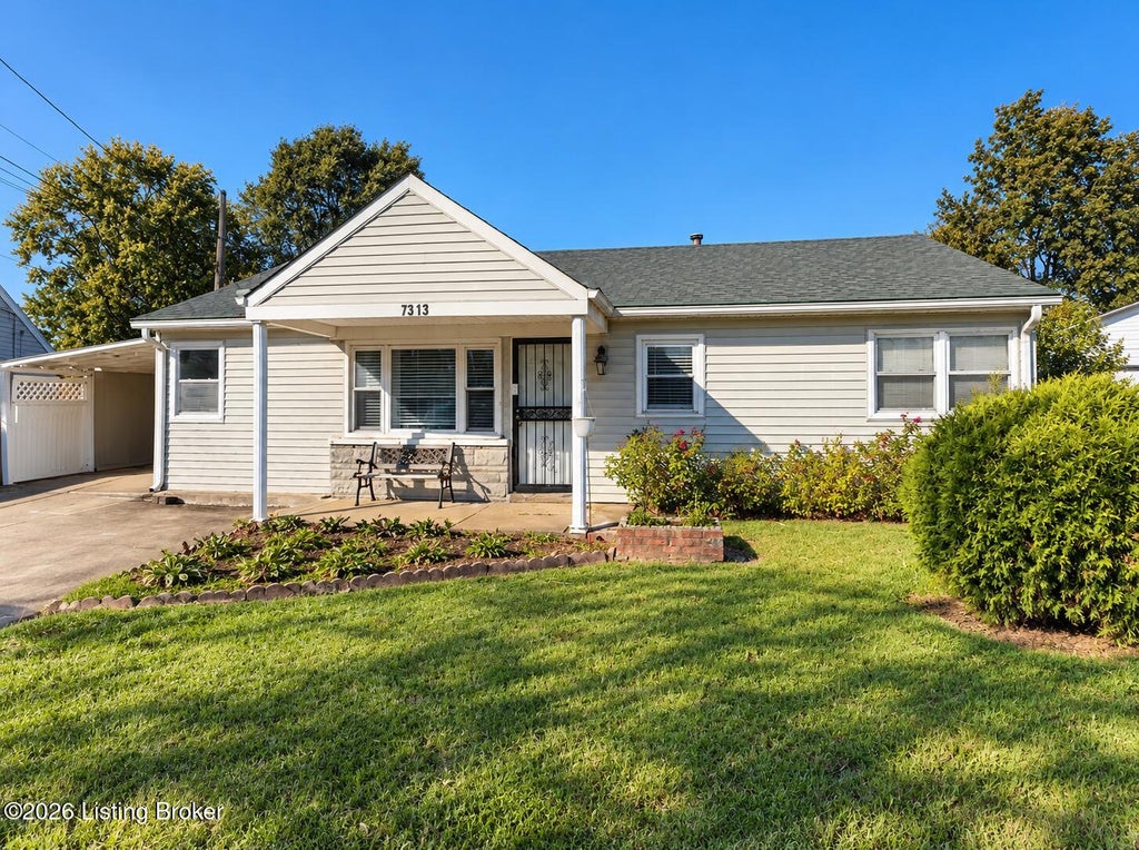Photo of 7313 Betsy Ross Dr, Louisville, KY 40272 (MLS # 1730867)