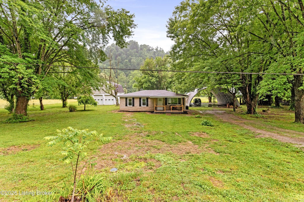 Photo of 1829 Martin Hill Rd, Shepherdsville, KY 40165 (MLS # 1720753)