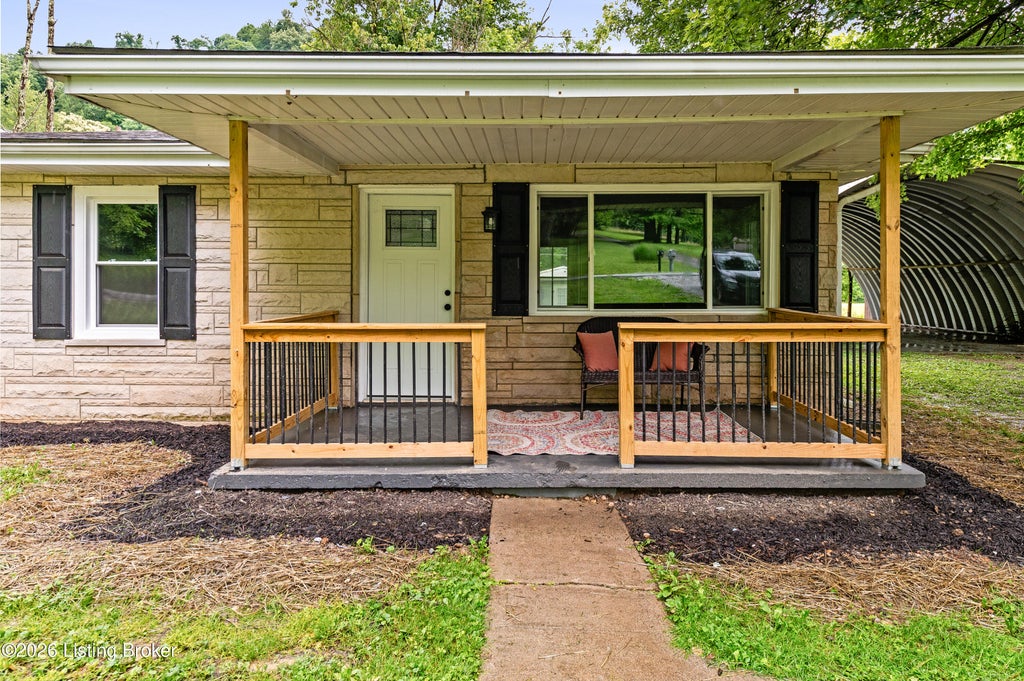 Photo of 1829 Martin Hill Rd, Shepherdsville, KY 40165 (MLS # 1720753)