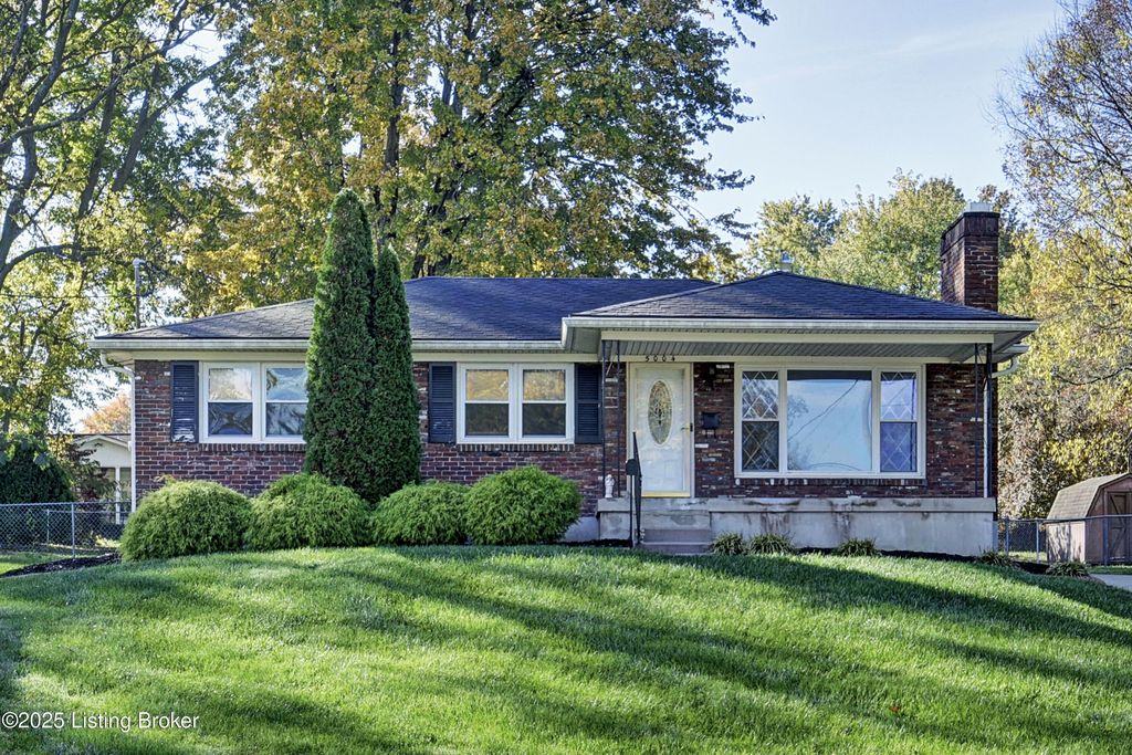Photo of 5004 Cedar Brook Ct, Louisville, KY 40219 (MLS # 1708988)