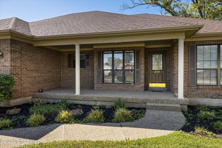 Photo 1 of 42 — 317 Centerview Dr, Shepherdsville, KY 40165