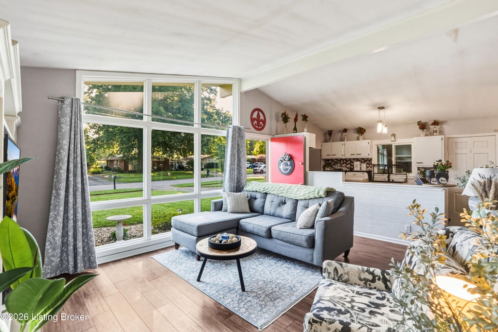 Photo of 1822 Wickham Way, Louisville, KY 40223 (MLS # 1725189)