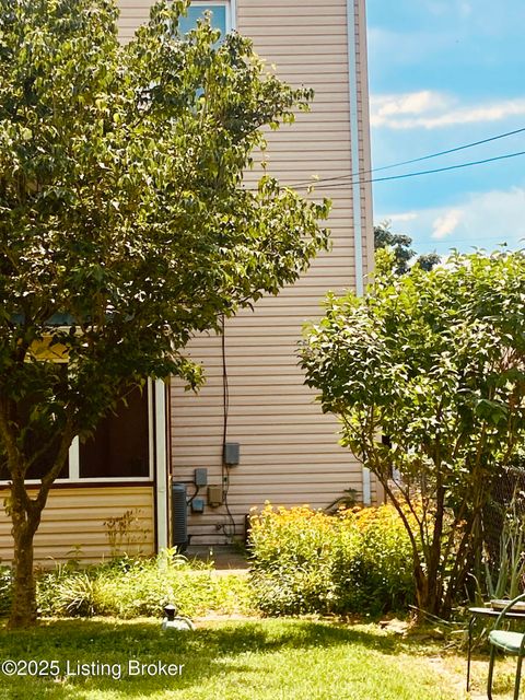 Tiny photo for 1035 Lydia St, Louisville, KY 40217 (MLS # 1685780)