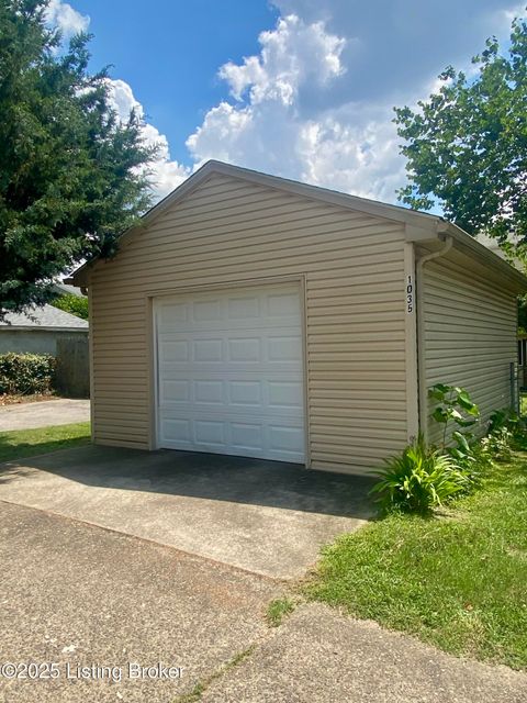 Tiny photo for 1035 Lydia St, Louisville, KY 40217 (MLS # 1685780)