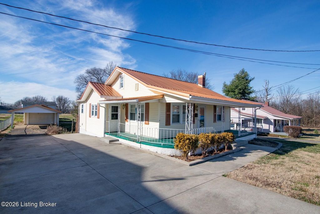 Photo of 199 Walnut St, Hodgenville, KY 42748 (MLS # 1711656)