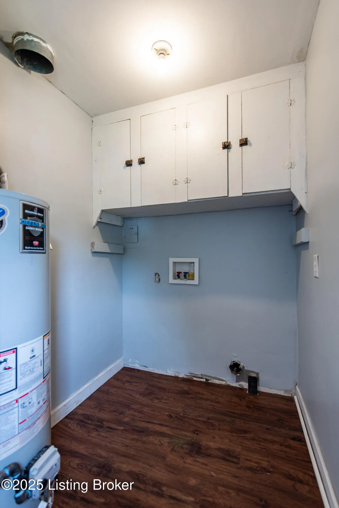 Louisville, Kentucky 40215, United States, 2 Bedrooms Bedrooms, ,1 BathroomBathrooms,Residential,Active,90080