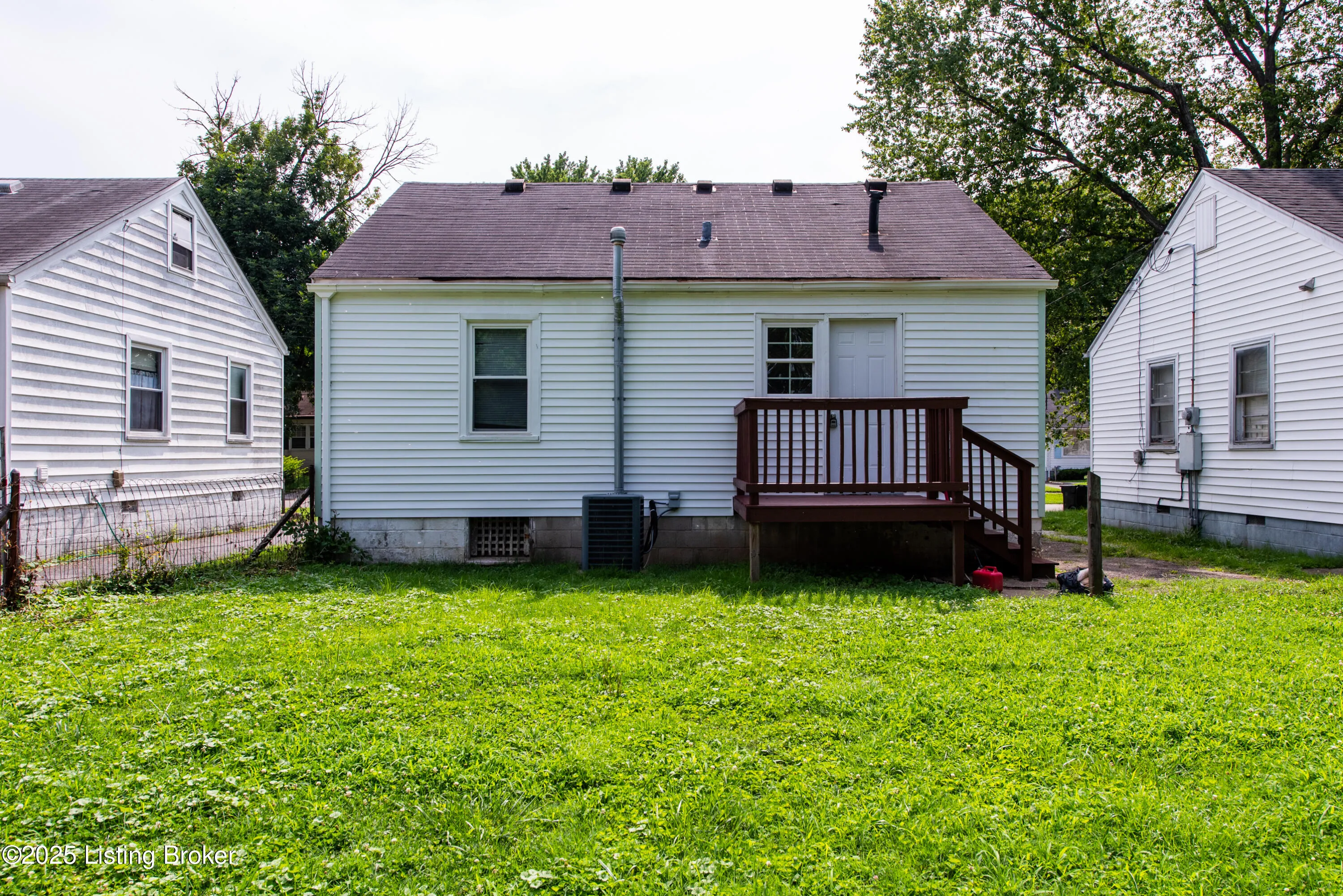 Louisville, Kentucky 40215, United States, 2 Bedrooms Bedrooms, ,1 BathroomBathrooms,Residential,Active,90080