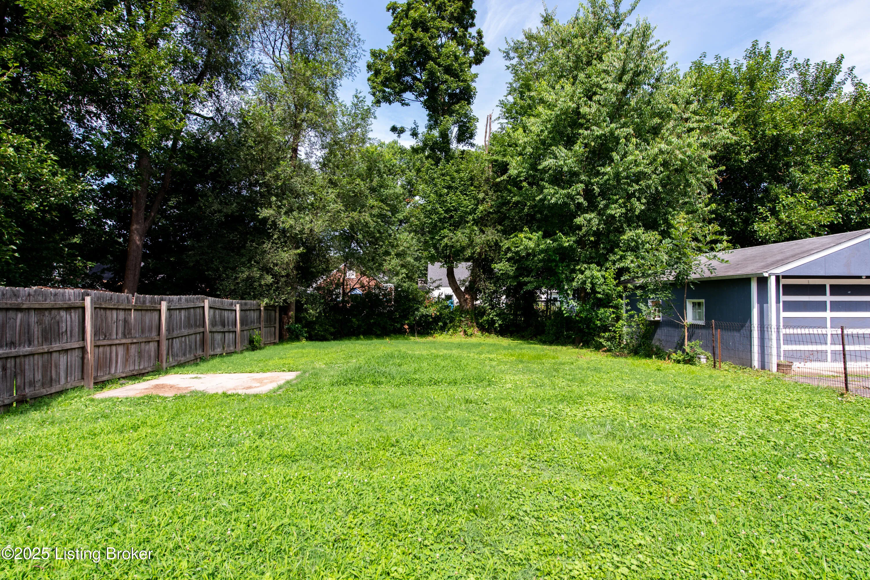 Louisville, Kentucky 40215, United States, 2 Bedrooms Bedrooms, ,1 BathroomBathrooms,Residential,Active,90080