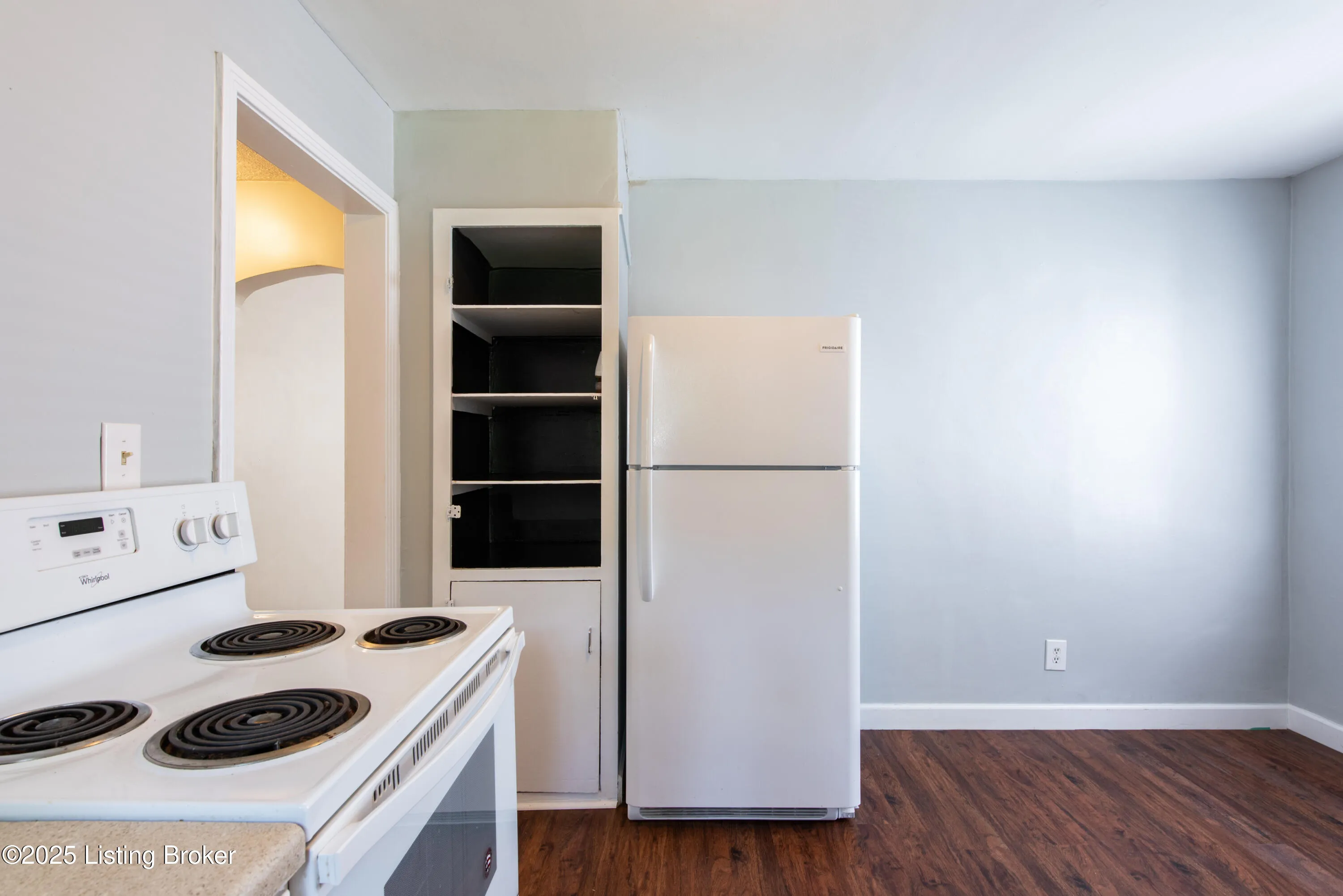 Louisville, Kentucky 40215, United States, 2 Bedrooms Bedrooms, ,1 BathroomBathrooms,Residential,Active,90080